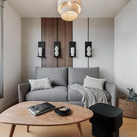 Tossa - 2 Bedroom And Terrace In Eixample Esquerra アパート