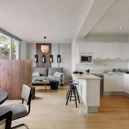 Lägenhet Tossa - 2 Bedroom And Terrace In Eixample Esquerra Barcelona
