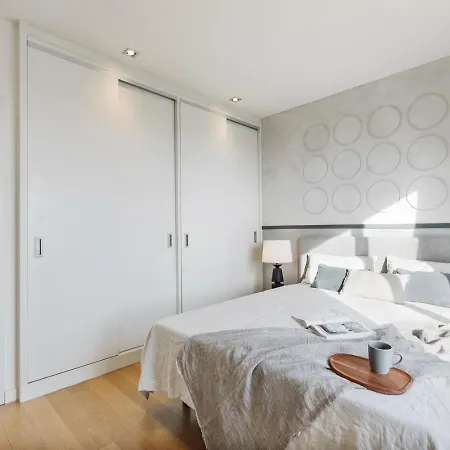 Tossa - 2 Bedroom And Terrace In Eixample Esquerra アパート *