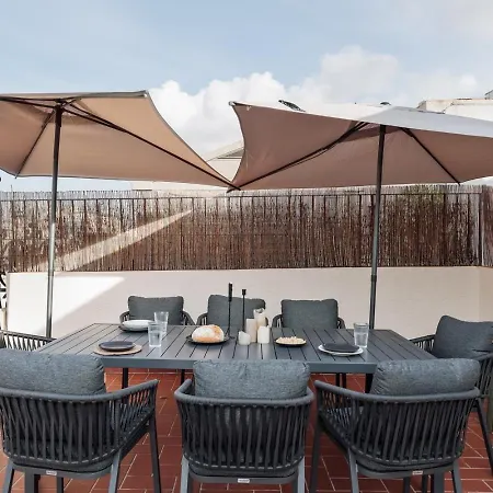 Tossa - 2 Bedroom And Terrace In Eixample Esquerra Lägenhet